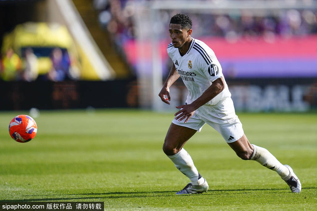 皇马1000万“赎身费”砸晕利物浦！阿诺德提前驾到伯纳乌，只为世俱杯？