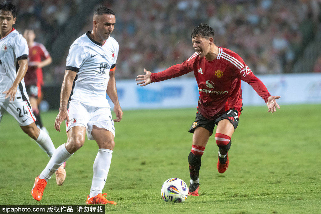 逆转取胜！奥比-马丁替补双响 曼联3-1中国香港队