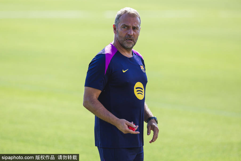 巴萨主帅弗里克被禁赛！欧冠首战如何应对？