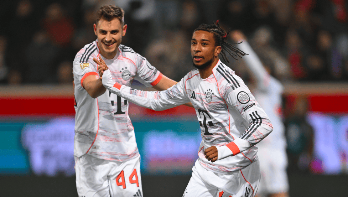 豪门悲喜夜:维拉2-1曼联豪取10连胜 巴萨2-0黄潜联赛8连胜 拜仁4-0