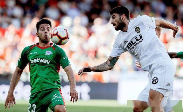 最新足球推荐:3月15日 1点30西甲 皇家奥维耶多VS巴伦西亚